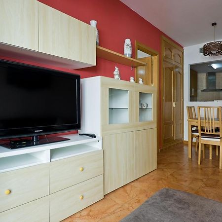 Relaxing Beach Apartment In Fuengirola Parking Exterior photo